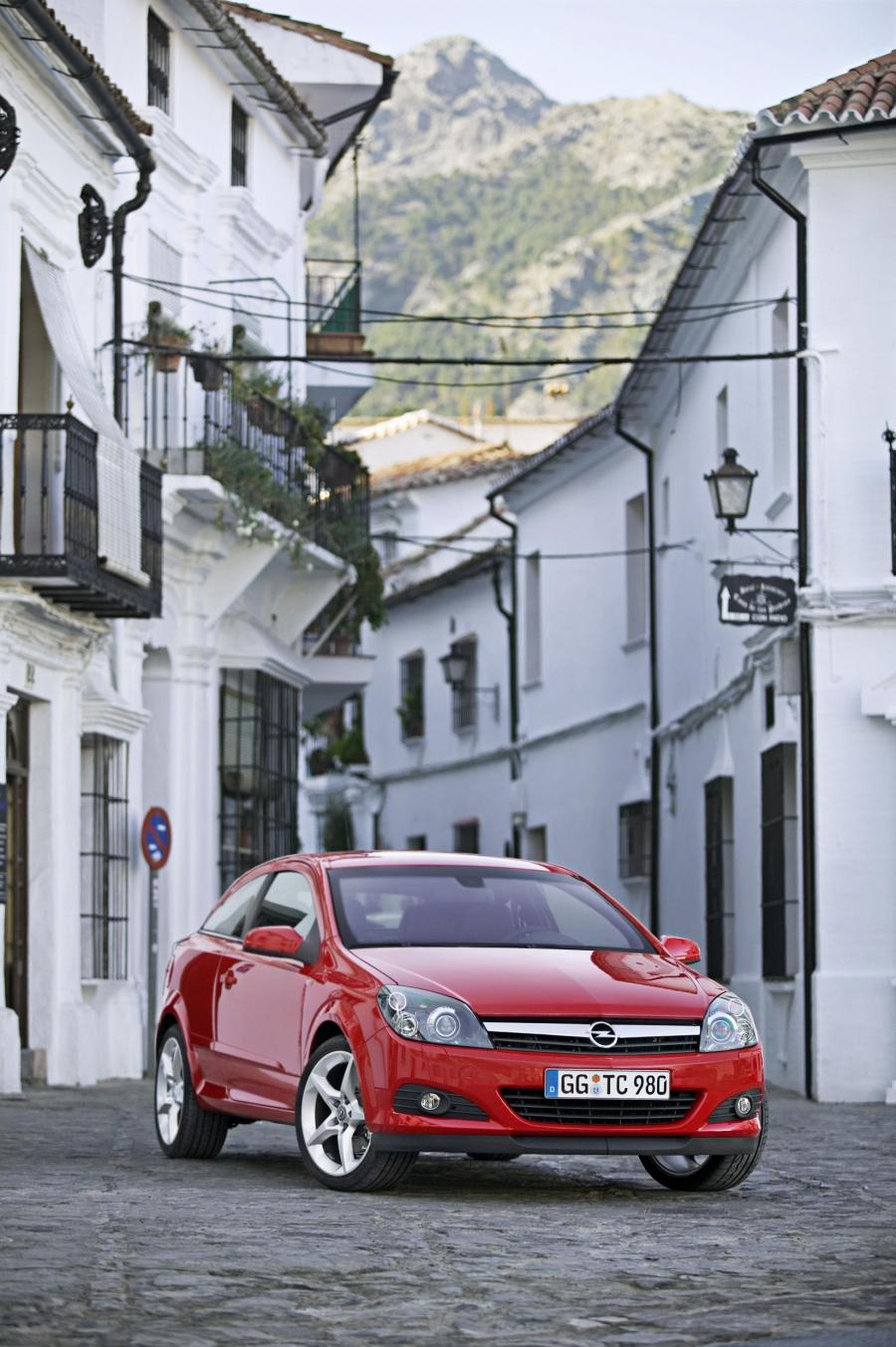  Opel Astra GTC 2005 года  (фото 14 из 212)